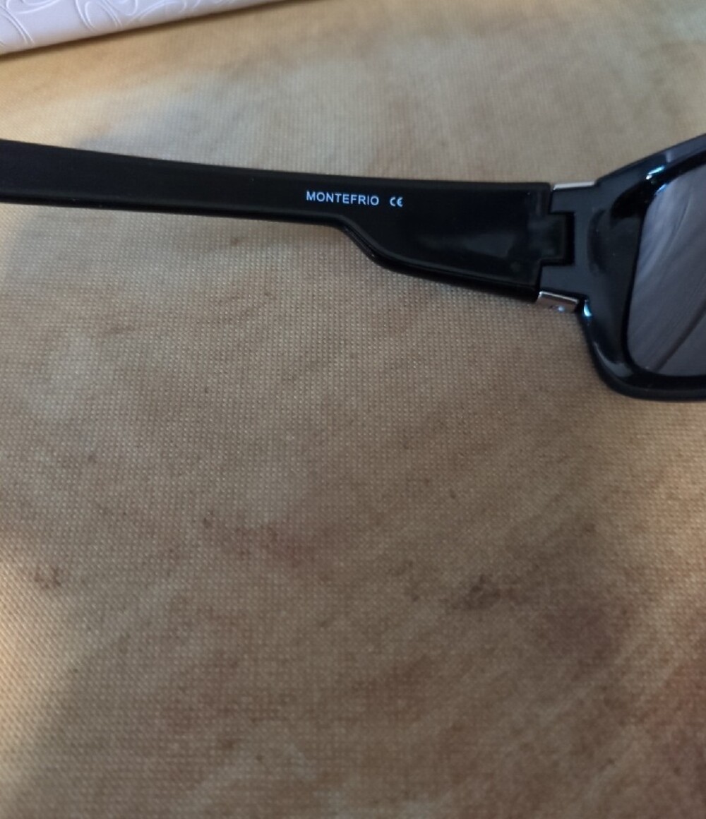 Oakley NO SCRATCHES Black Polarized Sunglasses - Classic Rectangle - Picture 5 of 10